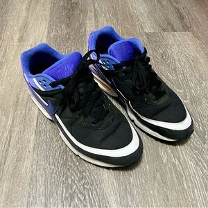 Nike Air Max Sneakers Mens Size 11 Black Purple White Running Shoes 819522-051